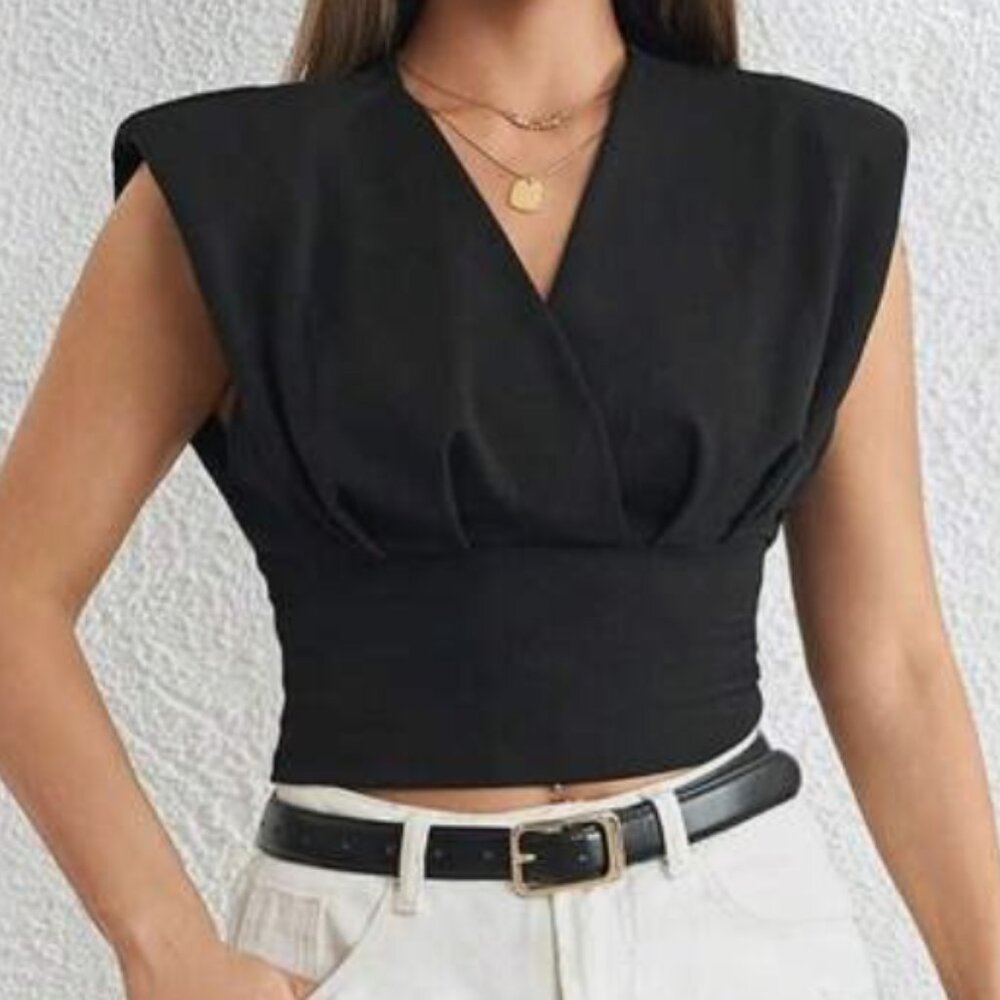 NWT 🎀Elegant Shoulder Pad Black Top🎀
